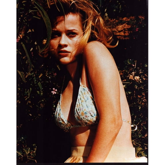 Reese Witherspoon In Bikini In Bushes Photo Print (16 x 20) - Item # MVM03861