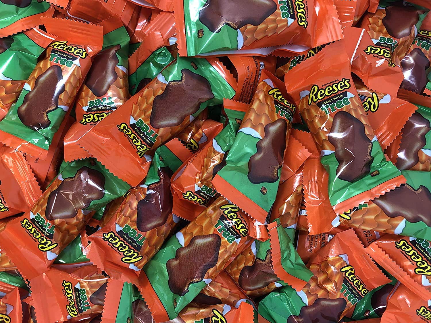 Reese's Peanut Butter Trees Milk Chocolate Candy Bars, Holiday Tree Shaped Milk Chocolate Covered Peanut Butter Bars, Bulk Pack 64 Oz. (4 Pound)