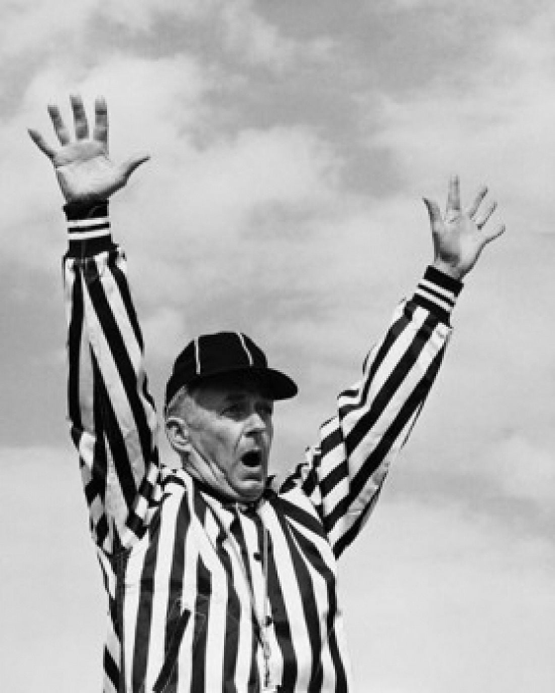 Referee giving a touchdown signal Canvas Art - (24 x 36)