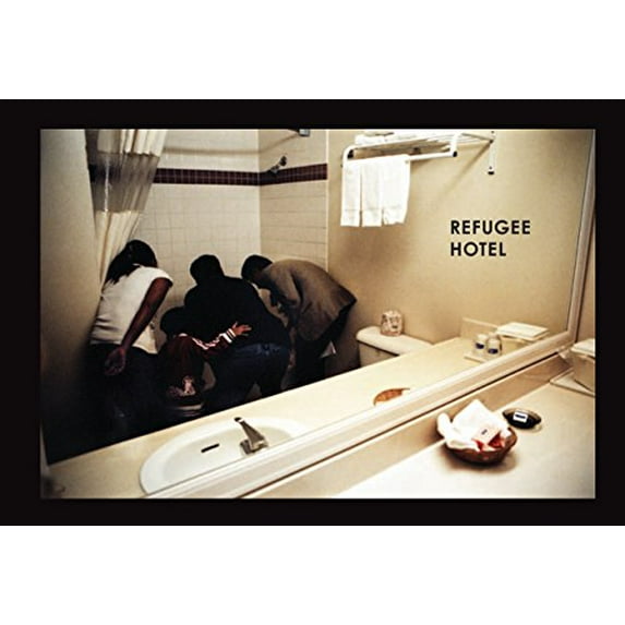 Pre-Owned Refuge: 137 (American Poets Continuum) Paperback