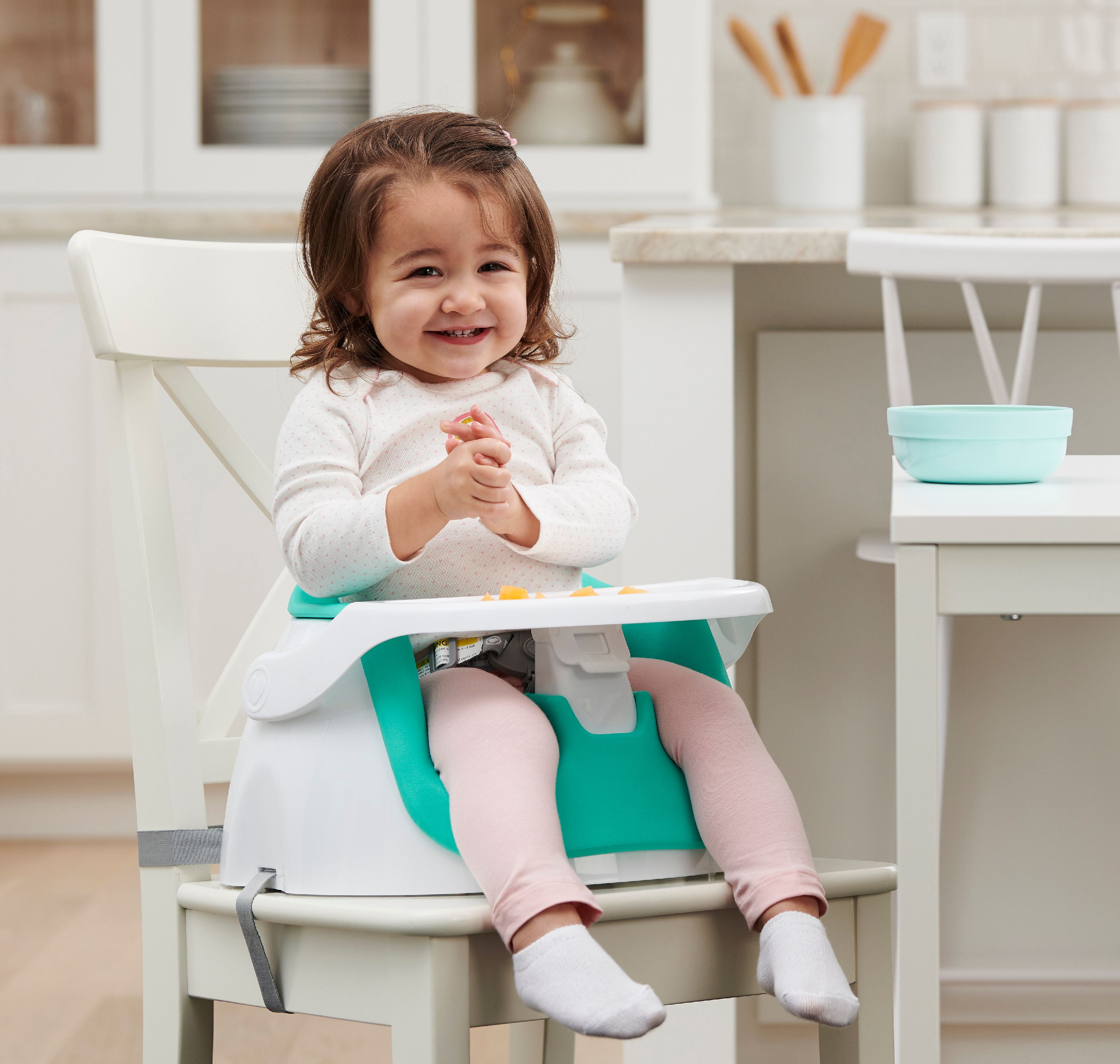 https://i5.walmartimages.com/seo/Regalo-My-Little-2-in-1-Booster-Seat-and-Grow-with-Me-Floor-Seat-with-Removable-Feeding-Tray-White-Unisex_96e1d51c-077c-4cfa-82c3-d5ce0cdca164_4.81efacf4d82e4173159768291845c635.jpeg