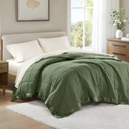 Madison Park Lightweight Down Alternative Blanket, Cozy Bed Blanket with Satin Trim, King, Green