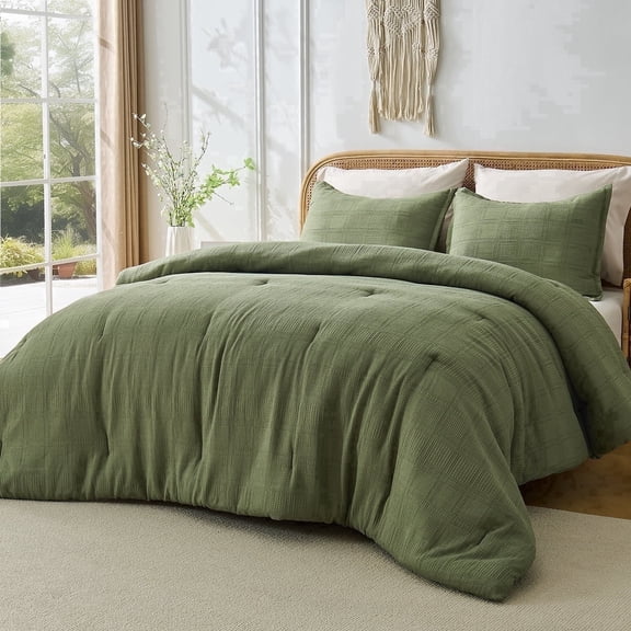 Regency Heights Waffle Weave Comforter Set, Full/Queen Size Textured Comforter Bed Set, 3-Piece Lightweight Bedding Set with Pillow Shams for All Season, Green