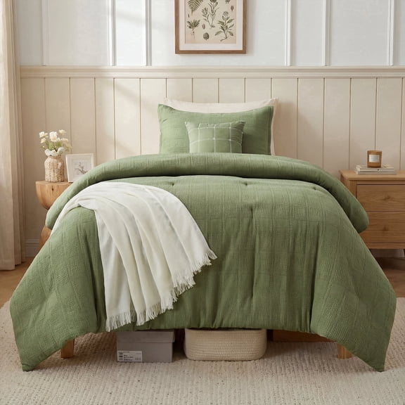 Regency Heights Waffle Weave Comforter Set with Throw Blanket, 4-Piece Textured Comforter for All Season, Twin/Twin XL Lightweight Waffle Bedding Set for Bed & Sofa Couch, Green