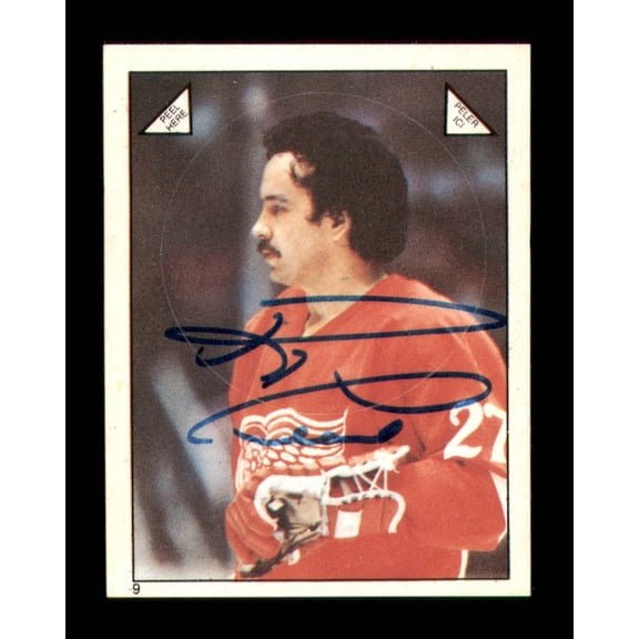 Reggie Leach Autographed 1983-84 O-Pee-Chee Stickers Card #9 Detroit Red Wings SKU #251471