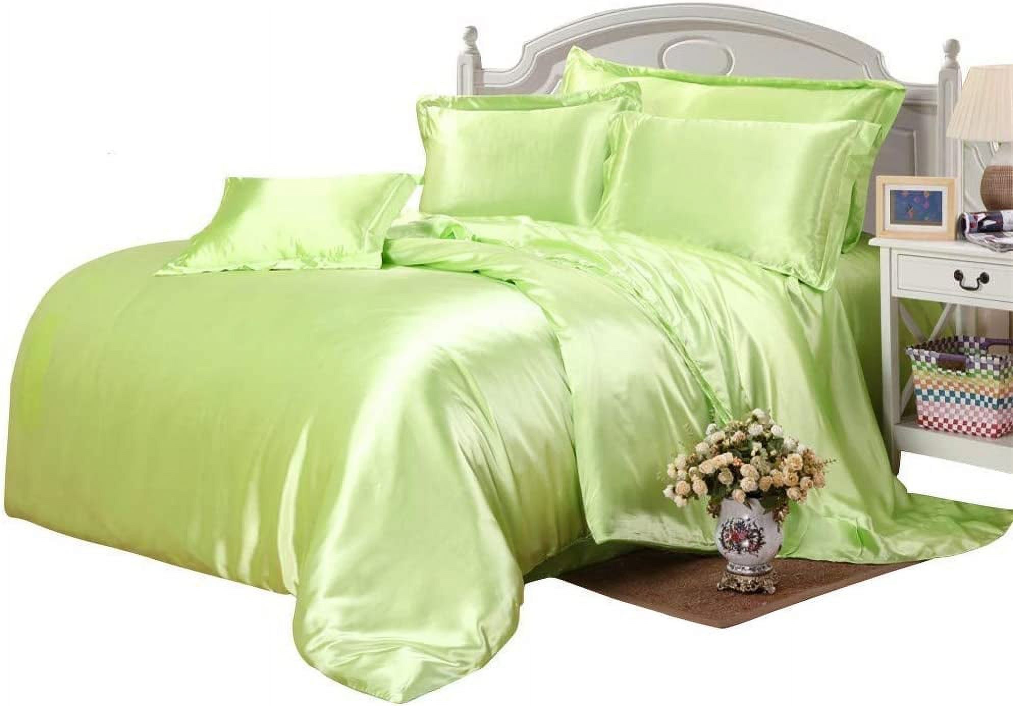 Reliable Bedding 100 Silk Satin Comforter, Silky Soft Quilt Luxury Hotel Quality Bedding