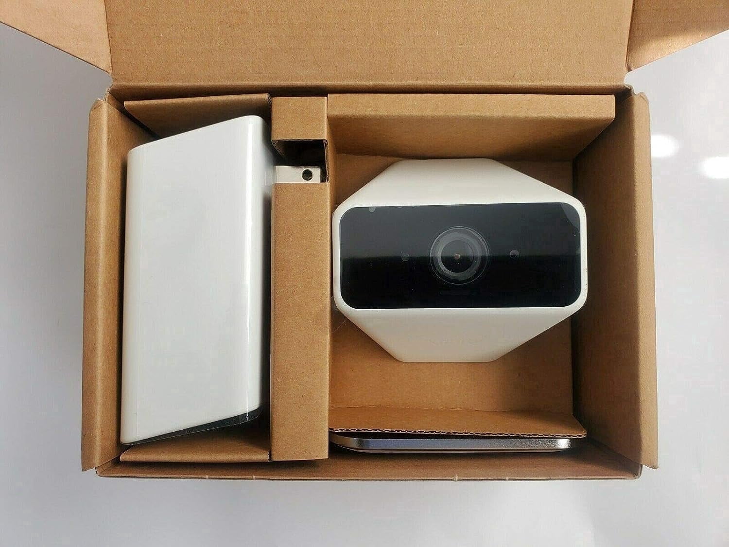 Xfinity SCHC2AEW Wireless 720P HD Outdoor Night Vision Surveillance Camera with Power Adapter and Mounting Kit White 1 Pack