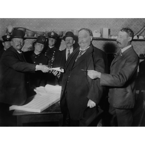 Republican Presidential Candidate William Howard Taft Voting In Cincinnati History (24 x 18)