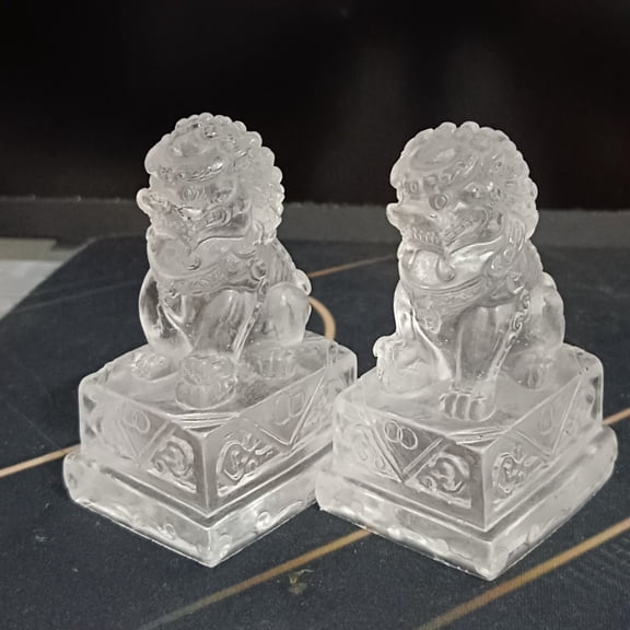 Resin Lion Figurine Feng Shui Desk Ornament Home Decor 7x4x3cm