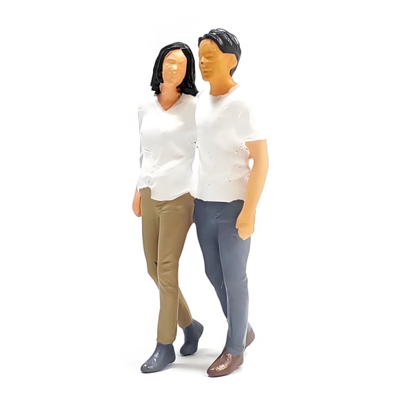 Resin Tiny Figurine 1:64 Scale Miniature Couple Model For DIYer Crafts And Miniature Worlds Building Decoration