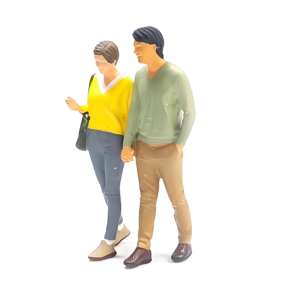 Resin Tiny Figurine 1:64 Scale Miniature Couple Model For DIYer Crafts And Miniature Worlds Building Decoration