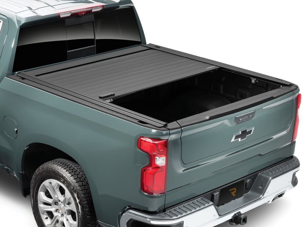 RetraxPRO MX Retractable Tonneau Fits 14-19 Silverado/Sierra 1500-3500 8' w/o Cut Outs