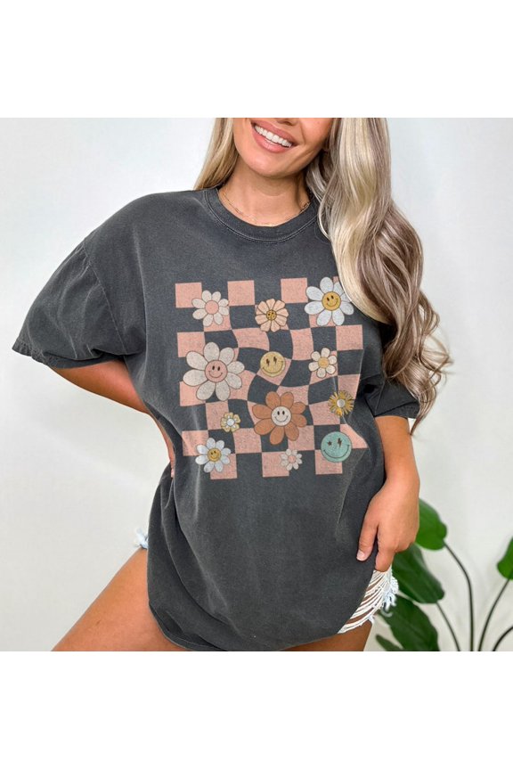 Retro Checkered Smiley Face with Daisy Flowers Graphic, Vintage Aesthetic Design, Comfort Colors Unisex Cotton T-Shirt, Size S-3XL