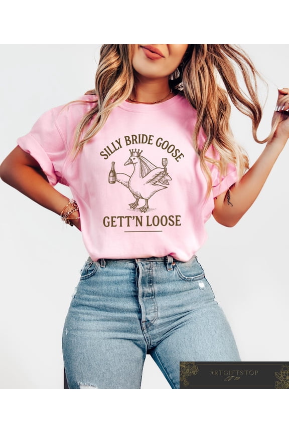 Retro Comfort Bride T-shirt, Goose Bride Shirt, Bride Goose Getting Loose T-shirt, Bridal, Bachelorette Party Tee, F3328 All Size S-5Xl