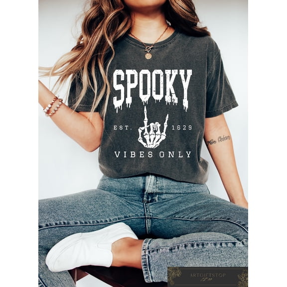 Retro Comfort season T-shirt, Spooky Vibes season T-shirt, Hand season Shirt, Spooky Season Tee, F4020 All Size S-5Xl