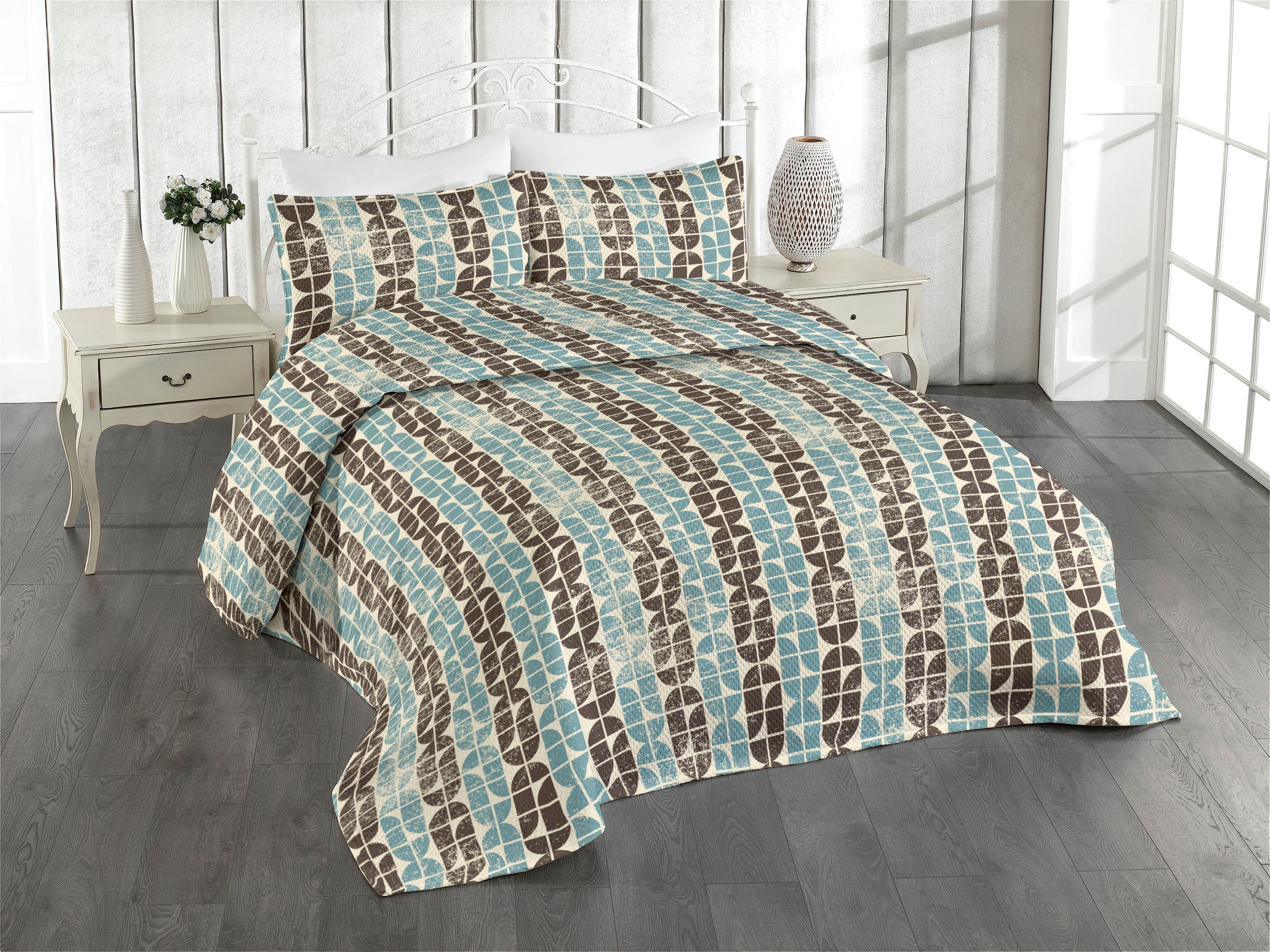 Retro Coverlet, Semicircle and Square Shapes with Grunge Scratch