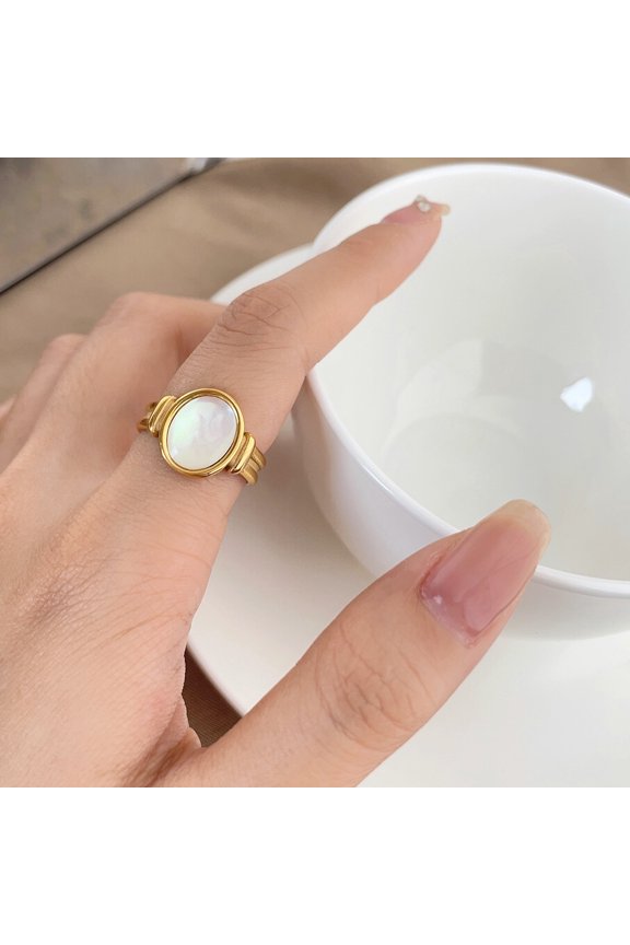 Retro Fashionable 304 Stainless Steel and Shell Finger Rings Real 18K golden Plated Special-Interest Oval Seashell color Size 9(18.9mm)
