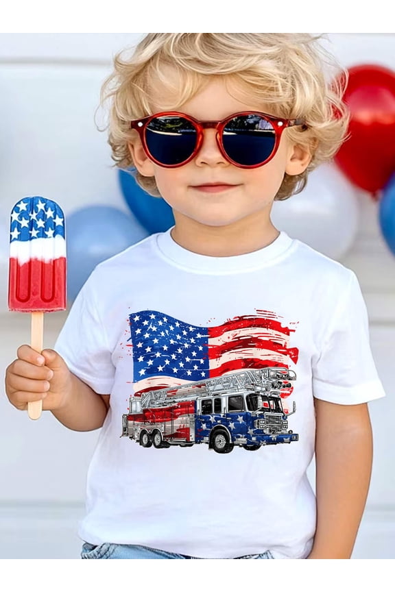 Retro Fire Truck Firefighter Fireman USA Flag 4th of July Kids T-Shirt