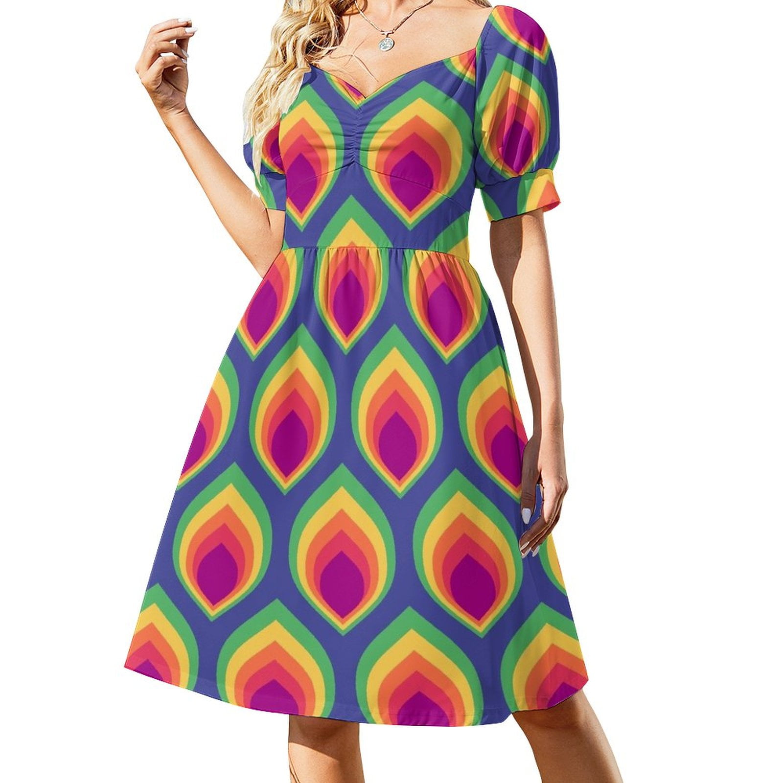 Long Dress with Geometric Patterns and Modern Line