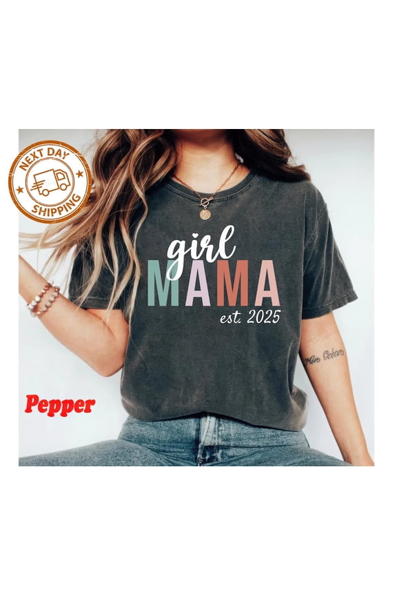 Retro Girl Mama Shirt, Trendy Girl Mama Shirt for Moms Mother's Day Gifts for Girl Mama Mom of Girls New Girl Mama Gifts Tee