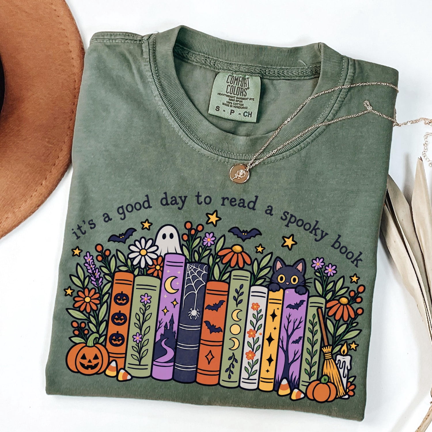 Retro Halloween Reading Shirt, It's a Good Day to Read a Spooky Book ...