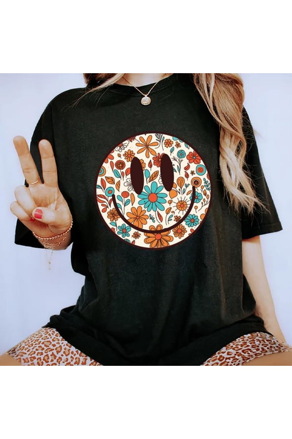 Retro Happy Flowers Graphic Tee Vintage Smiling Face Design Boho Groovy Floral Print T-Shirt Black S-5XL