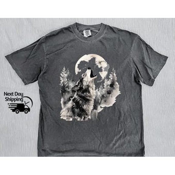 Retro Howling Wolf 90s Shirt, Vintage T-shirt, Vintage Wolf Moon Washed Shirt, Retro Distressed Shirt, Cool Young Men Gift