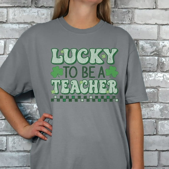 Retro Lucky Teacher St. Patrick's Day Comfort Colors Shirt, Shamrock St. Patty's Day T-shirt, St. Patrick's Day Graphic Shirt Design (Colors:Granite; Sizes:2XL;)