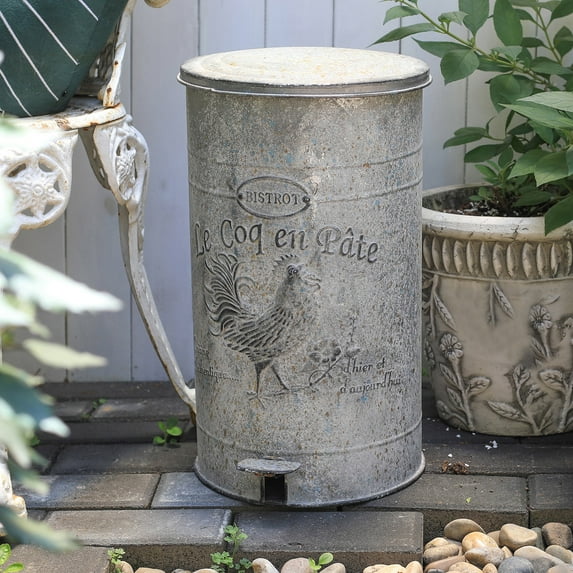 Vintage Metal Step On Trash Can With Lid 4.5 Gallon Farmhouse Rustic Garbage Can Waste Bin for Kitchen Bathroom Bedroom Porch