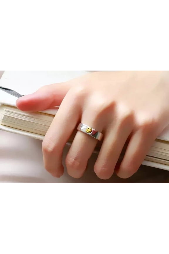 Retro Open Smiley Face Ring: Adjustable Alloy Unisex Ring, Trendy and Fresh Design, Gold or Silver Finish