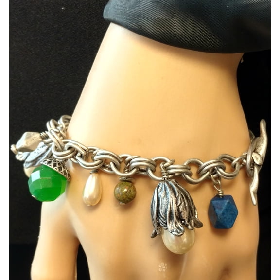 Retro Style Faux Pearl Silver Tone Bauble Bracelet Toggle