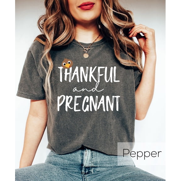 Retro Thankful And Pregnant T-Shirt, Thanksgiving Pregnancy Announcement Shirt, Fall Maternity Crewneck, Gender Reveal Tee, Autumn Baby Sweater All Size S-5Xl