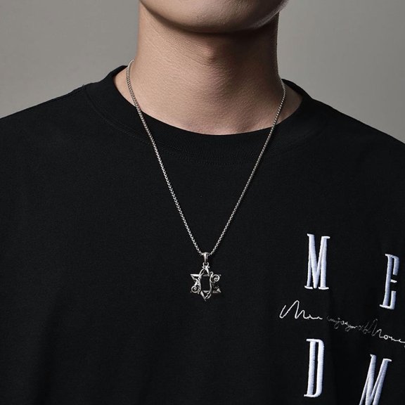 Retro Three-dimensional Rolling Grass Pattern Six-pointed Star Men's Necklace