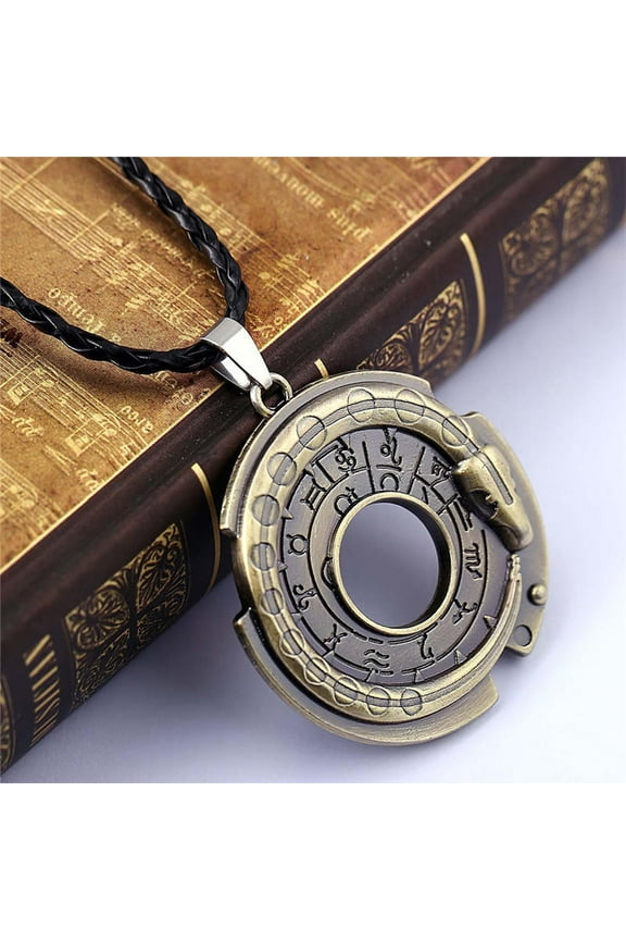 Retro Unisex Metal Jewelry Amulet Pendant Necklace Lucky Protective Talisman