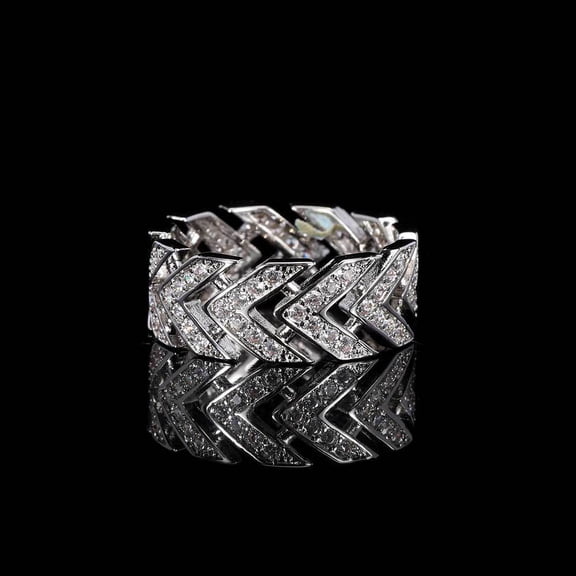 Unisex V Shaped Arrow Ring Hip Hop Geometric Copper Ring with Zircon Trendy Fashion Statement Piece Retro Jewelry for