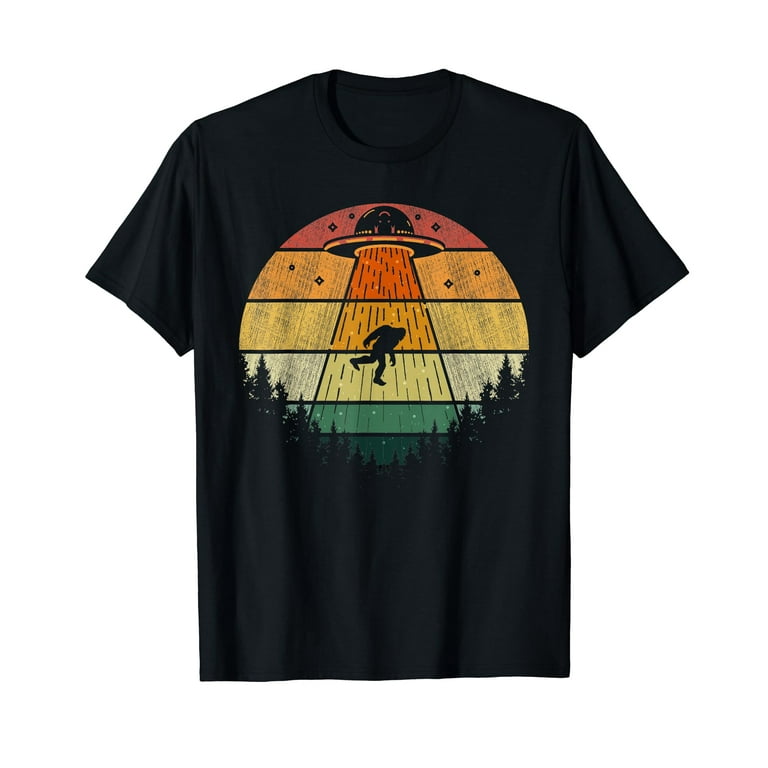 Vintage Retro Classic T-Shirt: Bigfoot Sasquatch Alien Gift Vintage Retro Classic T-Shirt: Bigfoot Sasquatch Alien Gift