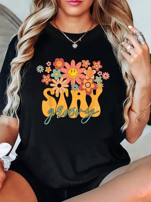 Retro Vintage Happy Face Stay Groovy 60s 70s Aesthetic T-Shirt casual short sleeve crew neck cotton tee tops for women