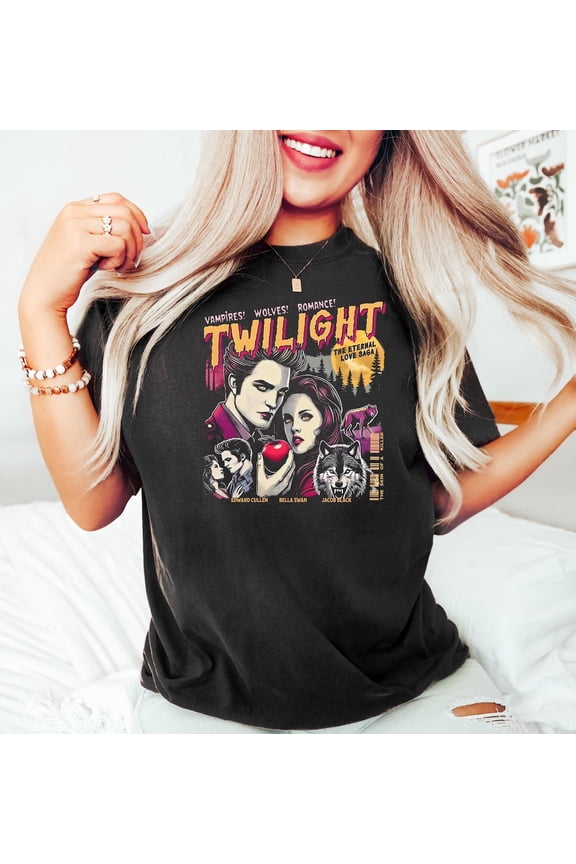 Retro Vintage Twilight Shirt, Twilight Fans Homage T-shirt, Gift For Book Lover Twilight Saga Comic Retro, Vampires Wolves Romance shirt,Black Color,Size M