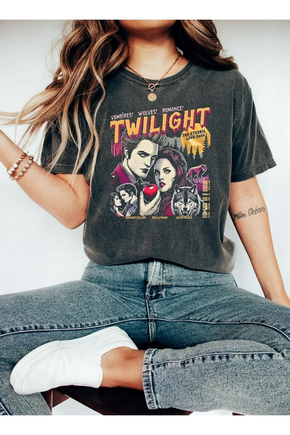 Retro Vintage Twilight Shirt, Twilight Fans Homage T-shirt, Gift For Book Lover Twilight Saga Comic Retro, Vampires Wolves Romance shirt