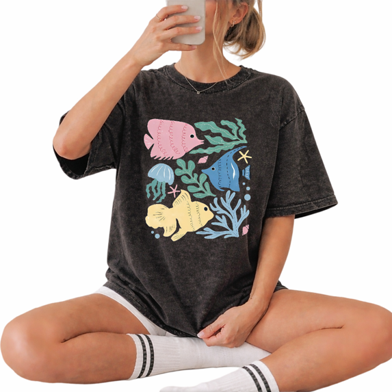 Retro Watercolor Sharks Ocean Graphic Wash Print Tshirt S-2XL Vintage Black Graphic Tees Gift Shirts for Shark Week Tops