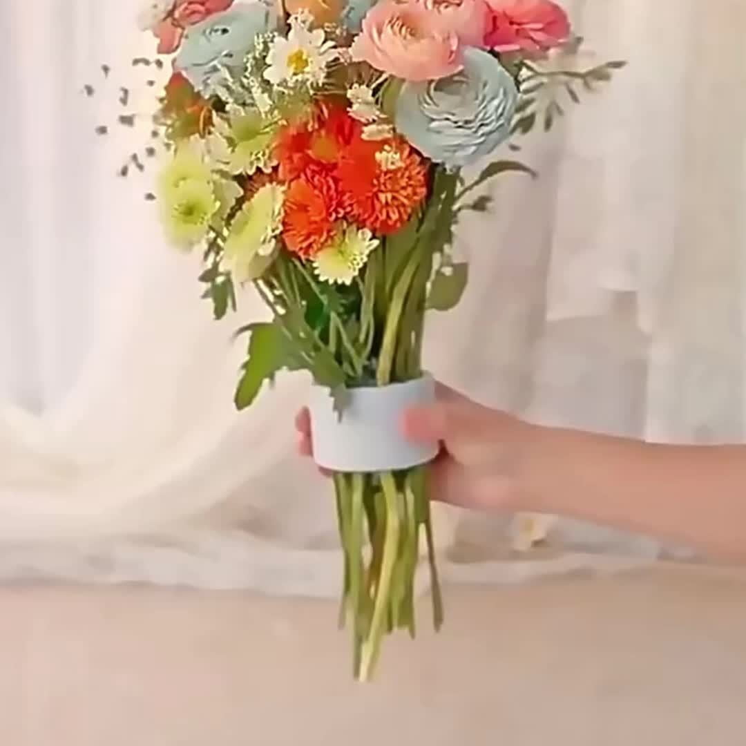 Reusable Spiral Flower Holder, Clear White Ergonomic Bouquet Making Tool, Durable Spiral Floral Arrangement Base for Wedding, Event Decor & DIY Flower Craft