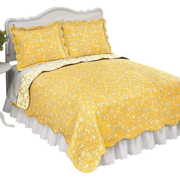 Reversible Floral Quilt with Scalloped Edges and Two-Tone Design, Yellow,