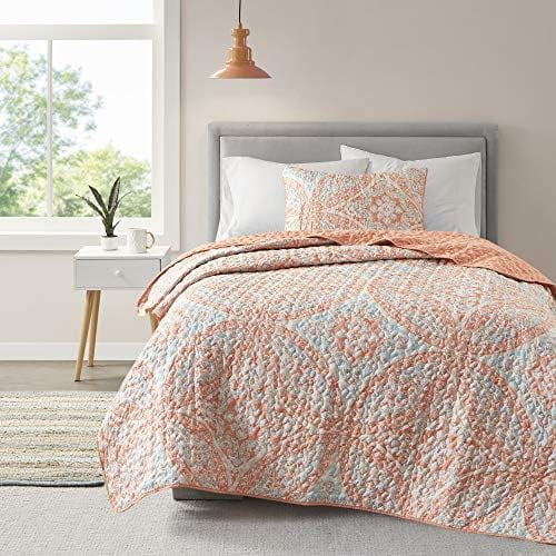 Reversible Quilt Set-Vermicelli Stitching Design All Season, Lightweight, Coverlet Bedspread Bedding, Matching Shams, Twin/Twin XL (66 in x 90 in, Gloria Damask Coral 2 Piece