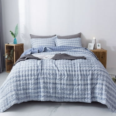 Reversible Stripe Design Quilt Set