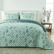Reversible Winter-Themed 2-Piece Twin / Twin XL Quilt Set