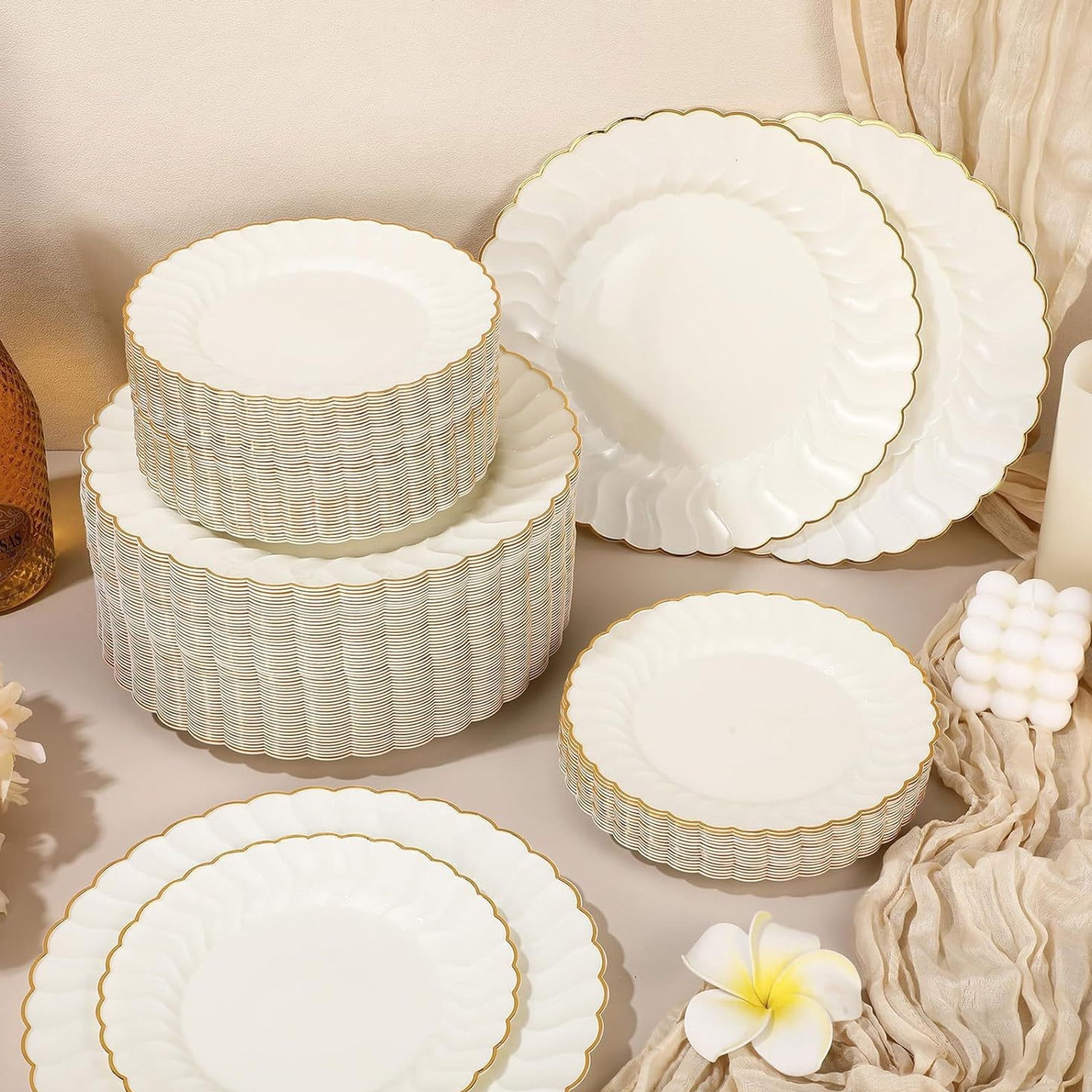 Rheen platos para fiestas desechables, Beige Plate With Gold Border, Disposable Lace Plastic Plate, Disposable Tableware For Weddings And Parties, High-end Dining Plate