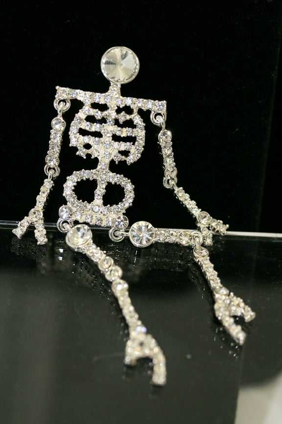 Rhinestone Halloween Scary Moveable Ghost Skull Skeleton Pin Brooch Jewelry 4"
