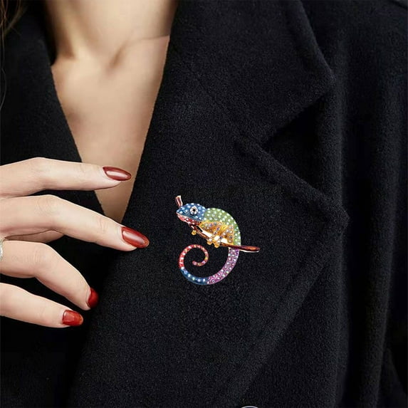 Rhinestones Brooches for Women and Men Stylish Pins Unique Animal Designs Fashion Accessories for Gifting on Birthday Valentine's Day and Christmas