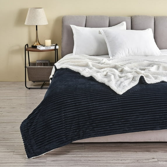 Ribbed Plush Sherpa Reversible Throw Blanket (King, Navy)