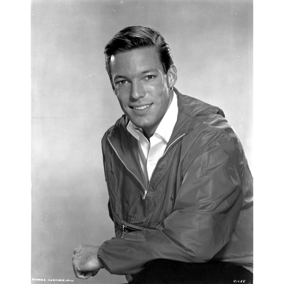 Richard Chamberlain wearing a raincoat Photo Print (24 x 30)